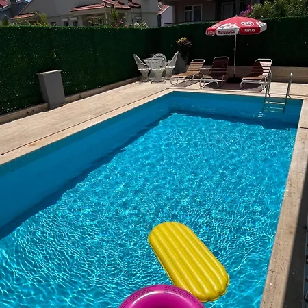Yeliz Marmaris